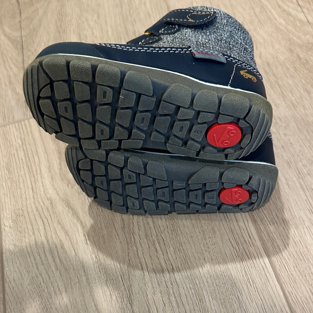 See Kai Run Sam Navy and Gray waterproof toddler size 6 Boots - Picture 4 of 4